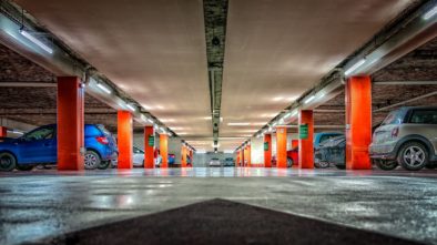 Praha plná parkovišt