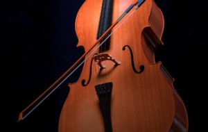 Violoncellista Kian Soltani v Praze