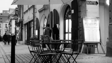 Usaďte se v Praze na některou z pražských židlí