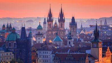 Praha se naplní elektromobily i solárními panely
