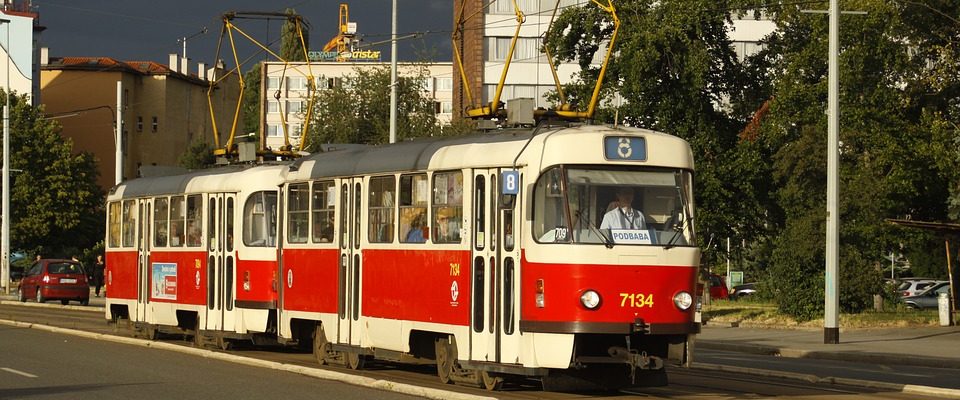 Jízdní řády pražské MHD se navrací do starých kolejí