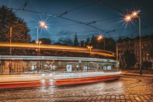 Provoz tramvají na Malou Stranu obnoven dříve
