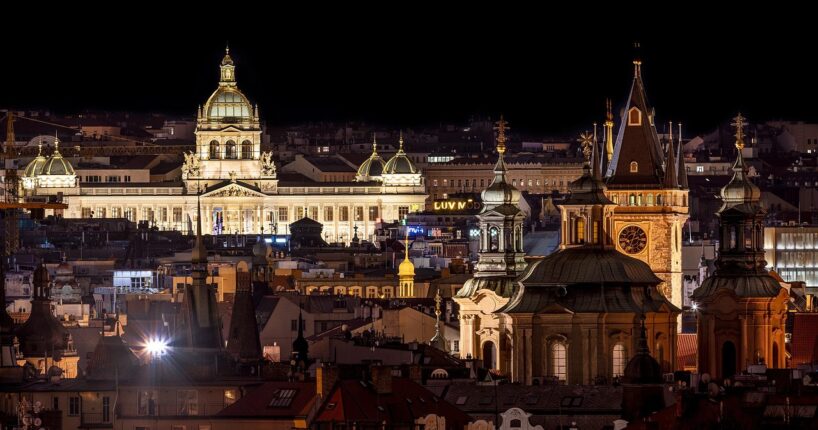 Noční Praha (ilustrační)