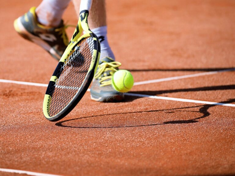 Tenis (ilustrační)
