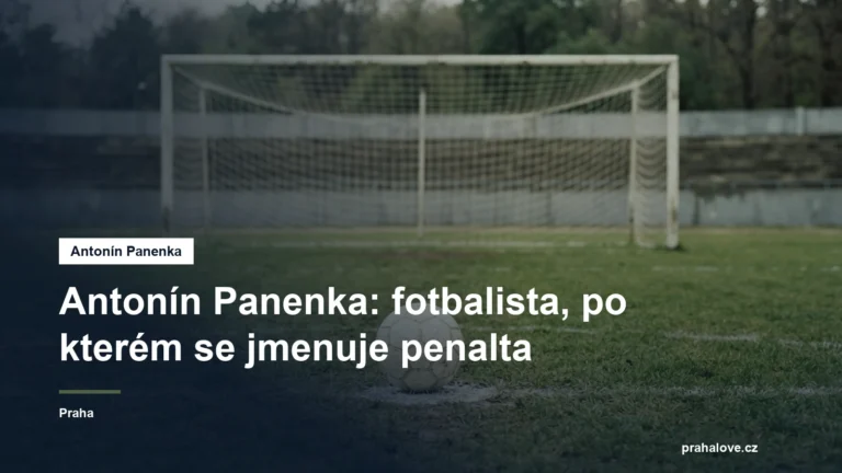 Míč na značce pokutového kopu před brankou