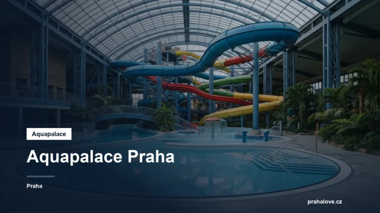 Aquapark s tobogány a bazény