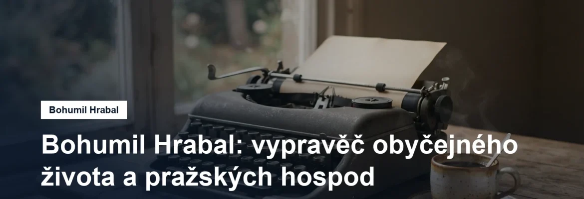 Psací stroj a šálek na stole u okna