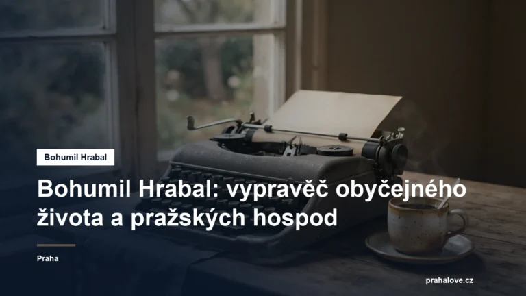 Psací stroj a šálek na stole u okna