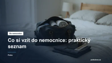 Připravená taška s hygienou a pyžamem na pobyt v nemocnici