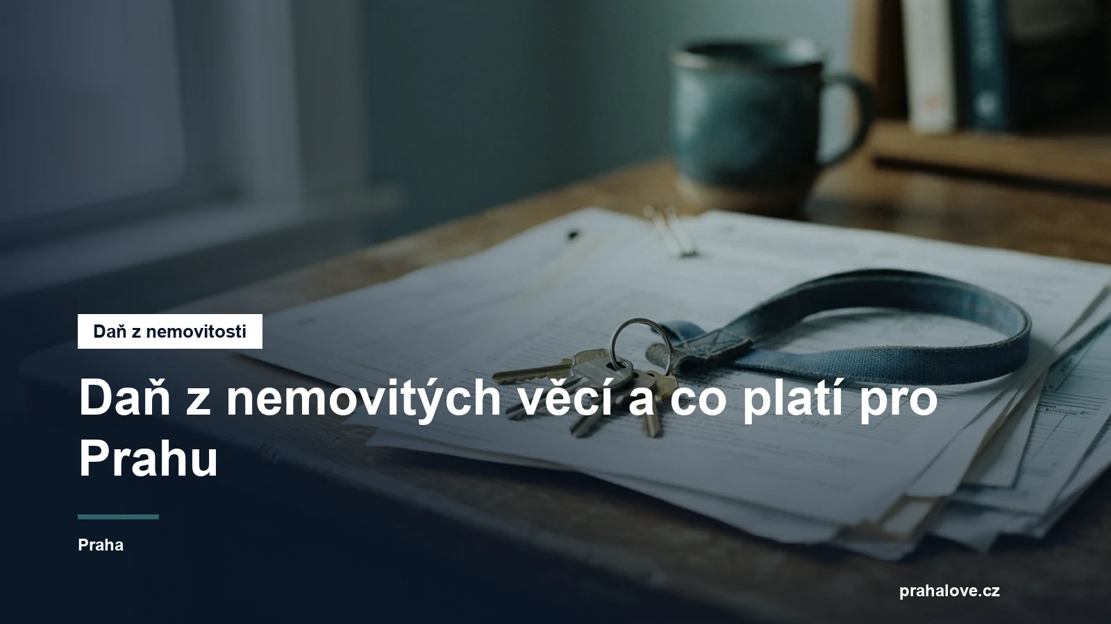 Klíče od bytu a daňové dokumenty na stole