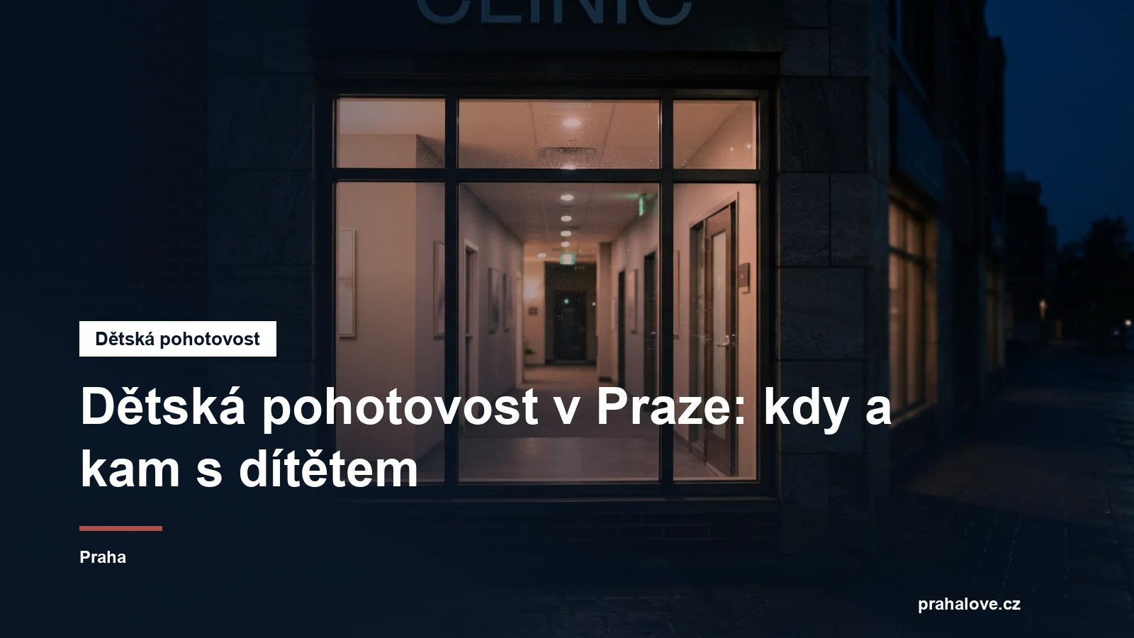 Rozsvícené okno ordinace za tmy