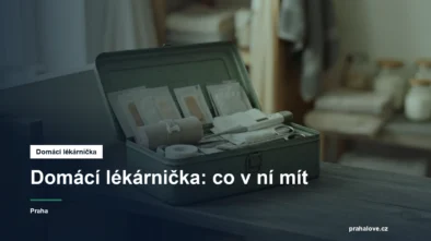 Otevřená lékárnička s obvazy, náplastmi a teploměrem