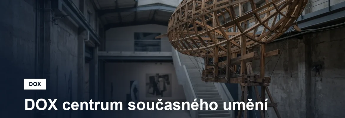Industriální galerie se dřevěnou vzducholodí