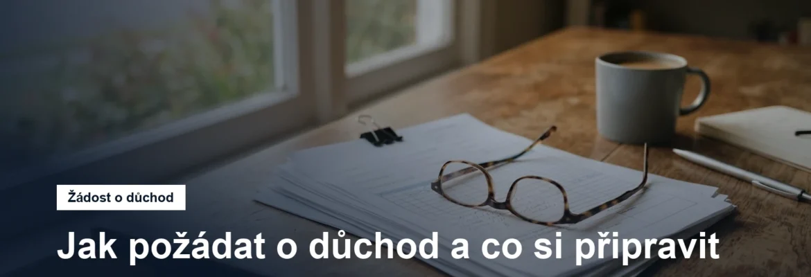 Formuláře a brýle na stole u okna
