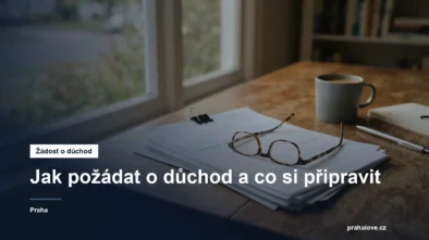 Formuláře a brýle na stole u okna