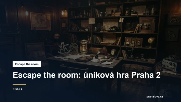 Interiér únikové hry se zámky a starým nábytkem