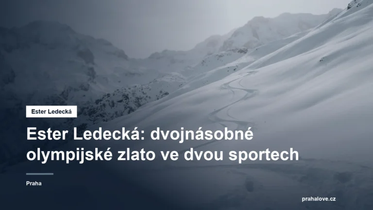 Zasněžený horský svah a stopy ve sněhu