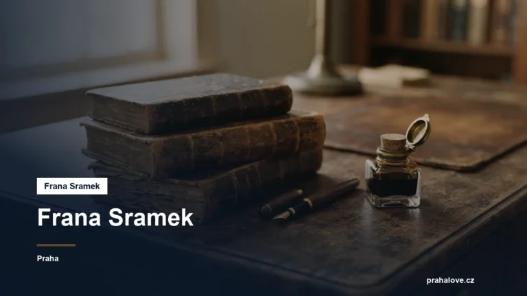 Staré knihy, plnicí pero a kalamář na psacím stole
