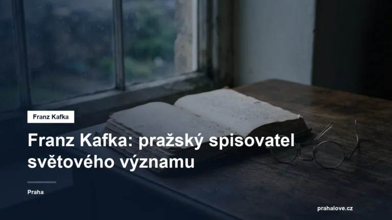 Otevřená kniha a brýle na stole u okna