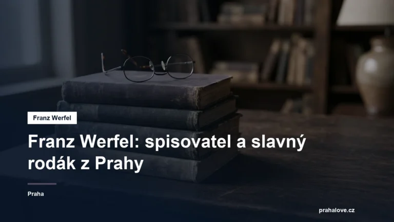 Stoh knih a brýle na tmavém stole