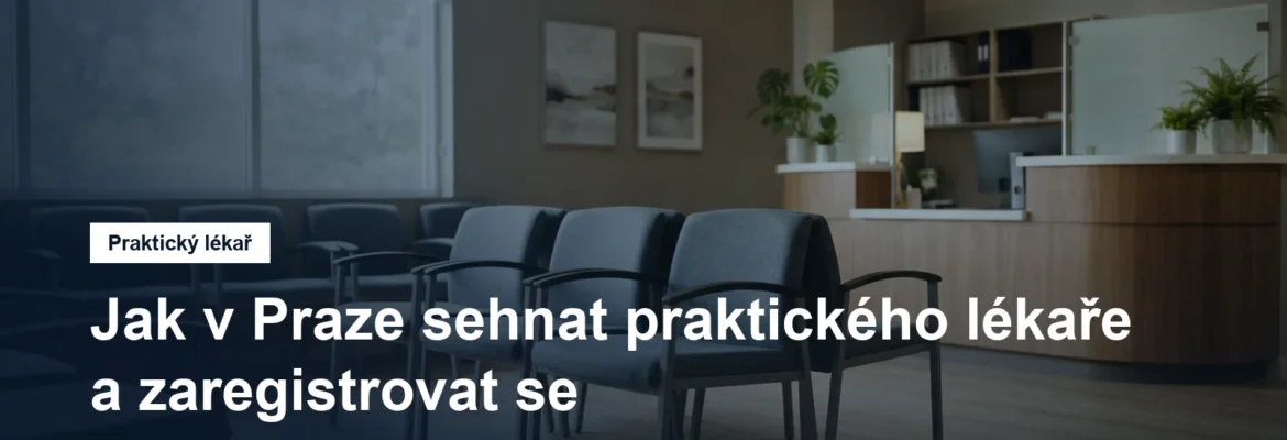 Čekárna ordinace praktického lékaře s prázdnými židlemi