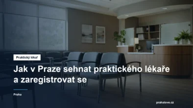 Čekárna ordinace praktického lékaře s prázdnými židlemi