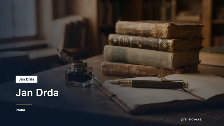 Staré knihy, plnicí pero a kalamář na psacím stole