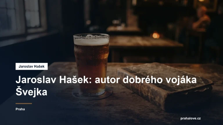 Pivní sklenice a stará kniha na dřevěném stole
