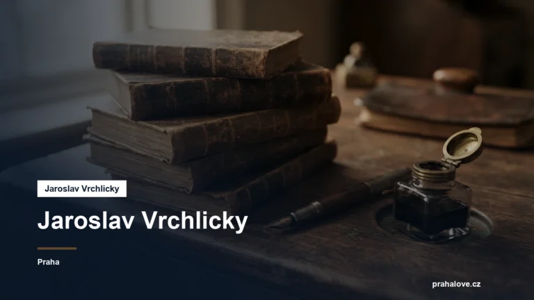Staré knihy, plnicí pero a kalamář na psacím stole