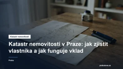 Katastrální mapa a list vlastnictví na pracovním stole