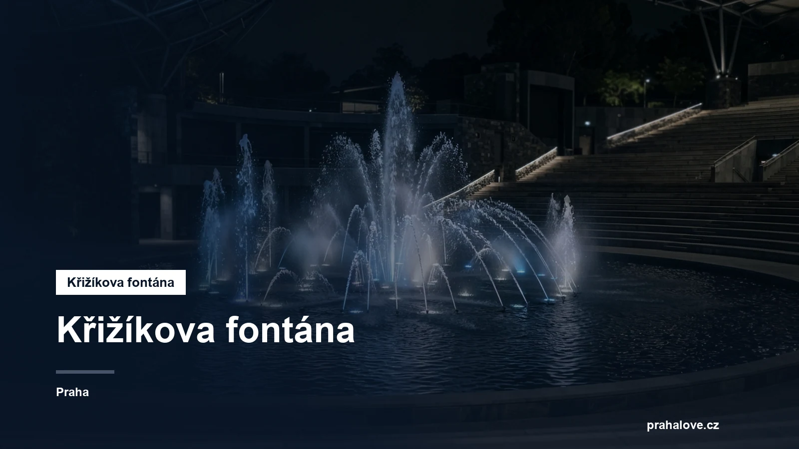 Osvětlená vodní fontána večer