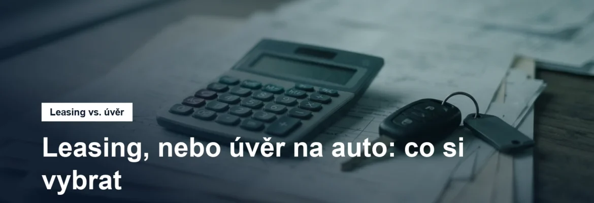 Kalkulačka a klíče od auta na dokumentech