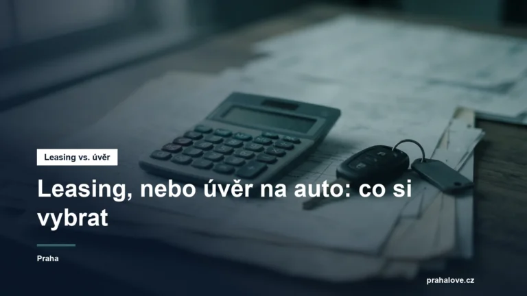 Kalkulačka a klíče od auta na dokumentech