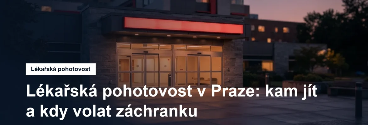 Světelné označení pohotovosti u vchodu do nemocnice večer