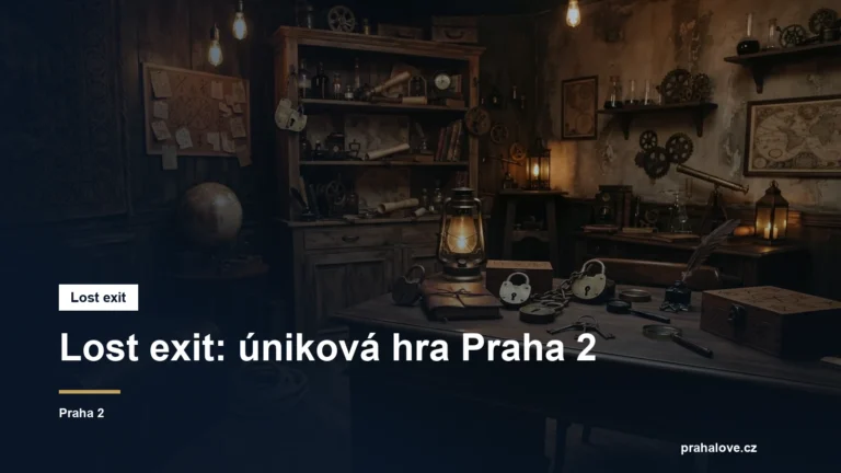 Interiér únikové hry se zámky a starým nábytkem