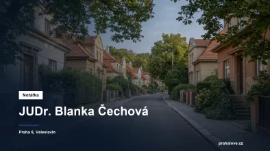 Klidná ulice s nízkou zástavbou a zahradami v pražském Veleslavíně