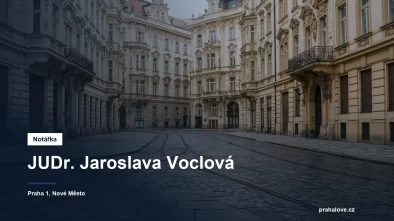 Historické fasády domů na Senovážném náměstí v Praze