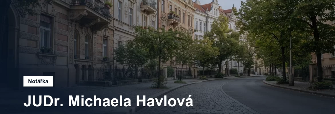 Ulice s historickými činžovními domy na pražských Vinohradech