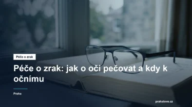 Brýle položené na knize u okna