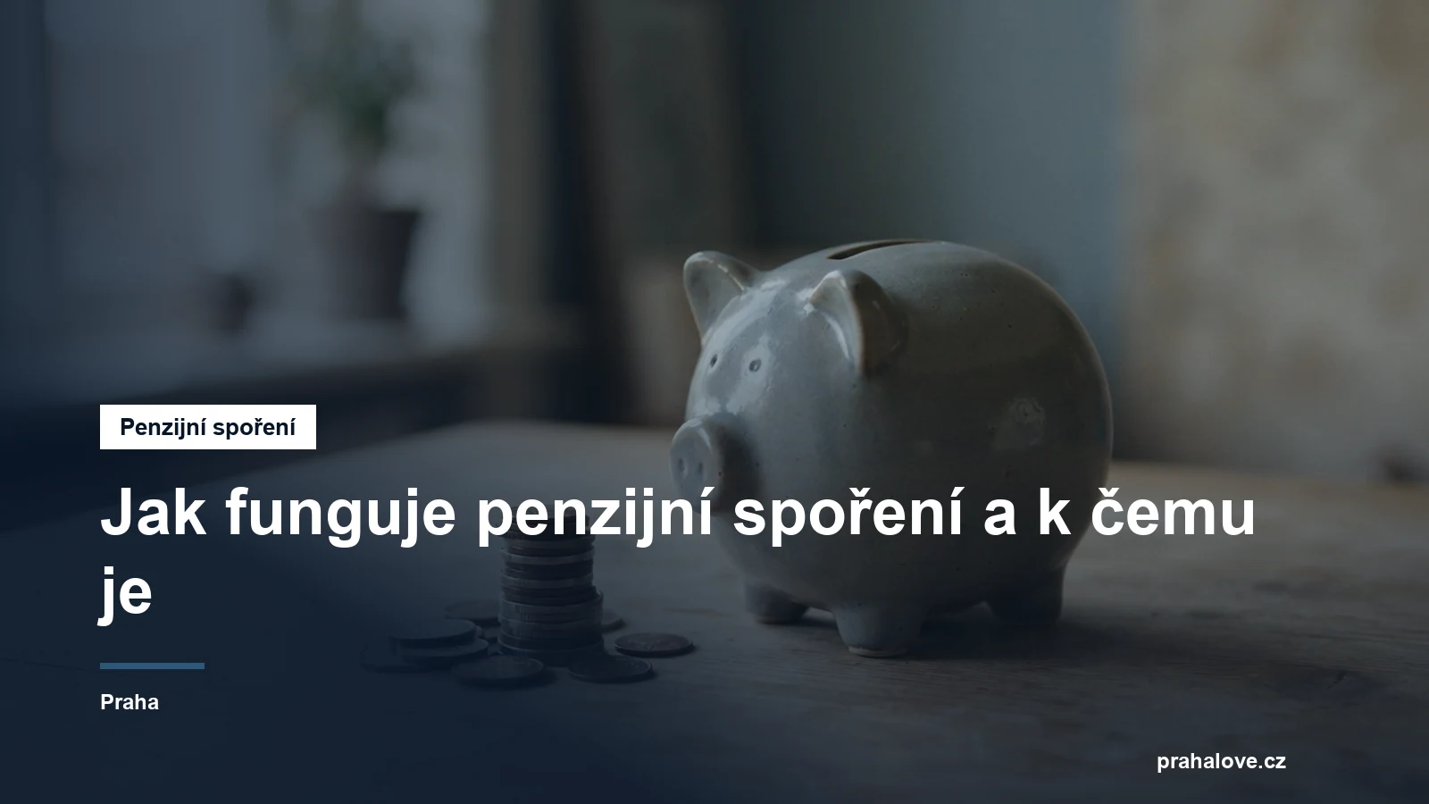 Prasátko a mince na světlém stole
