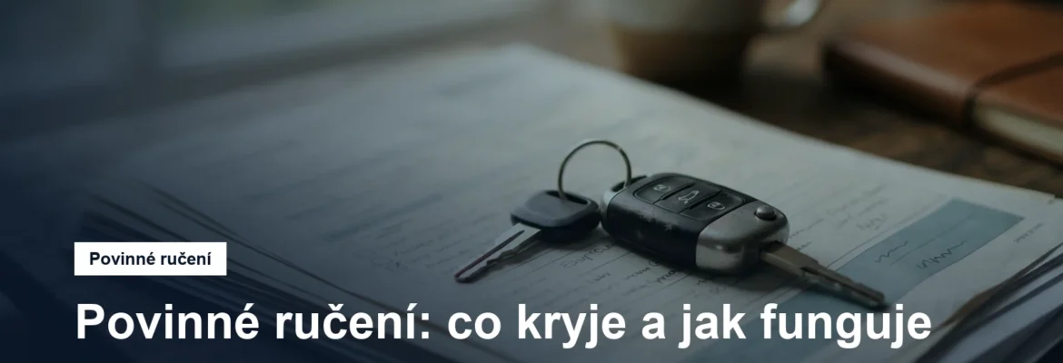 Klíčky od auta položené na pojistných dokumentech