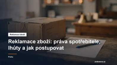 Kartonová krabice se zbožím a reklamační formulář na pultu