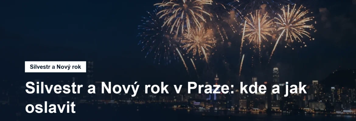 Ohňostroj nad panoramatem večerního města