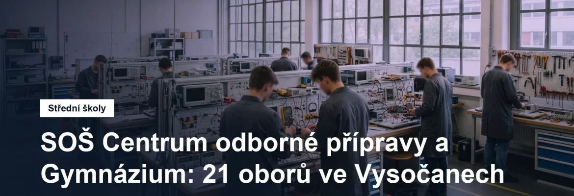 Školní dílna s technickým vybavením a studenty při odborném výcviku