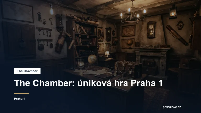 Interiér únikové hry se zámky a starým nábytkem