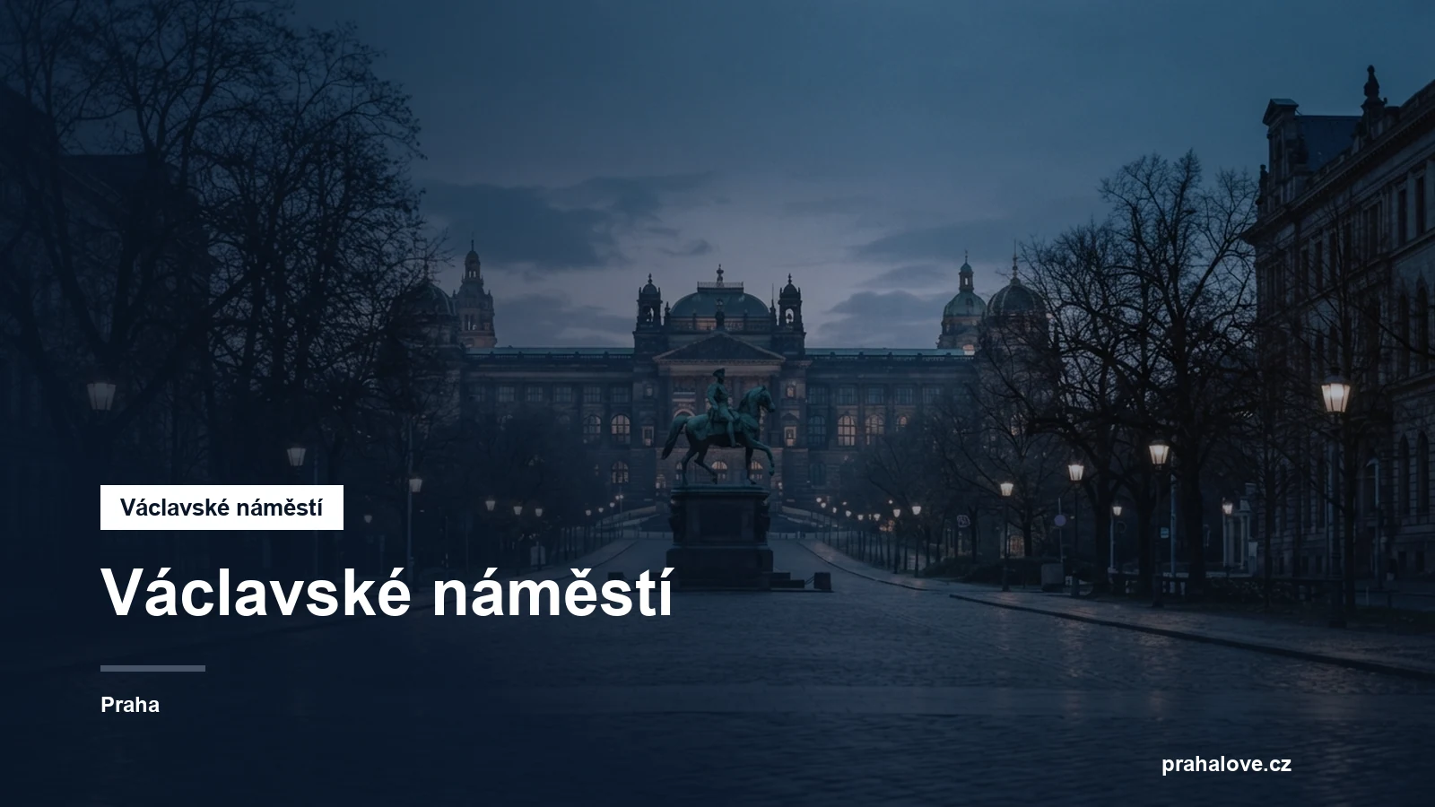 Bulvár se sochou a muzeem v čele