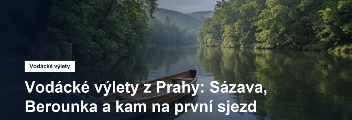 Kánoe na klidné řece mezi zalesněnými břehy