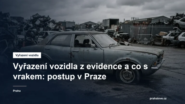 Starší auto určené k ekologické likvidaci na zpevněné ploše