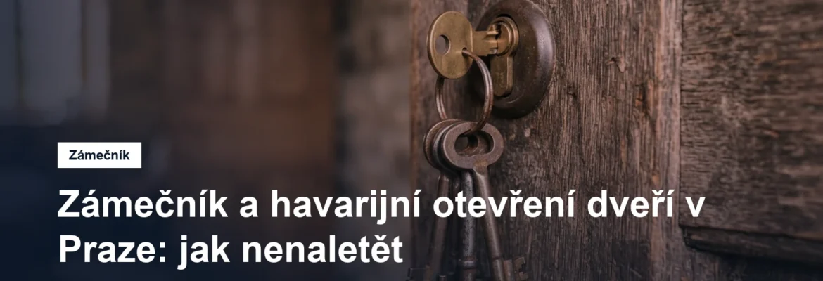 Svazek klíčů v zámku dveří