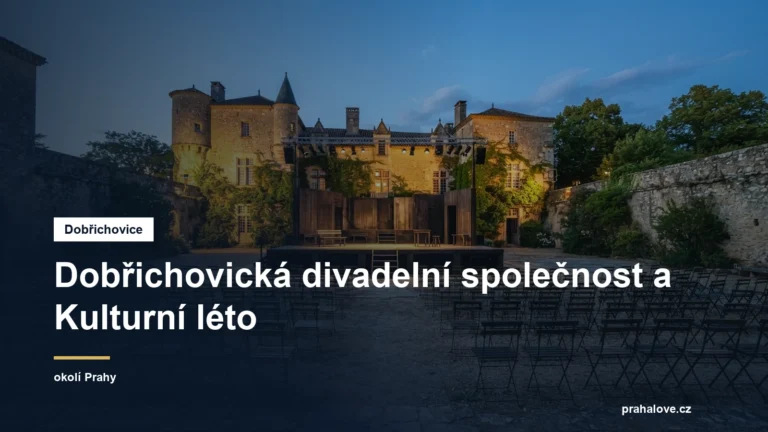 Letní scéna na zámeckém nádvoří